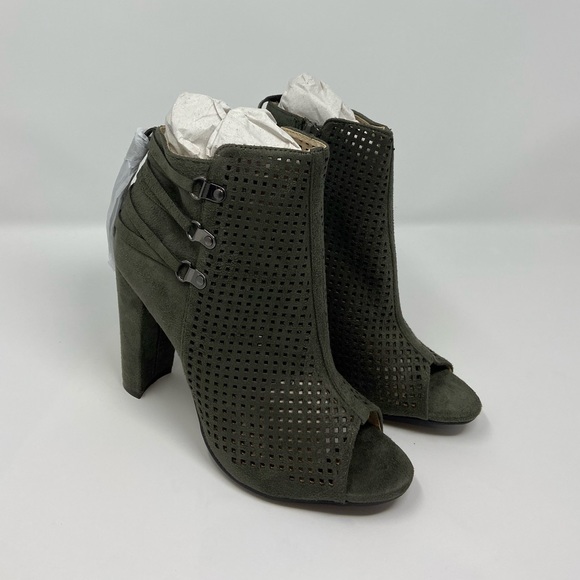 Catherine Malandrina - Picture 1 of 6